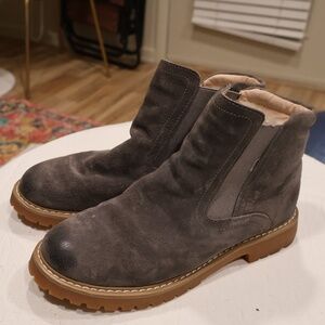 UGG Chelsea boot